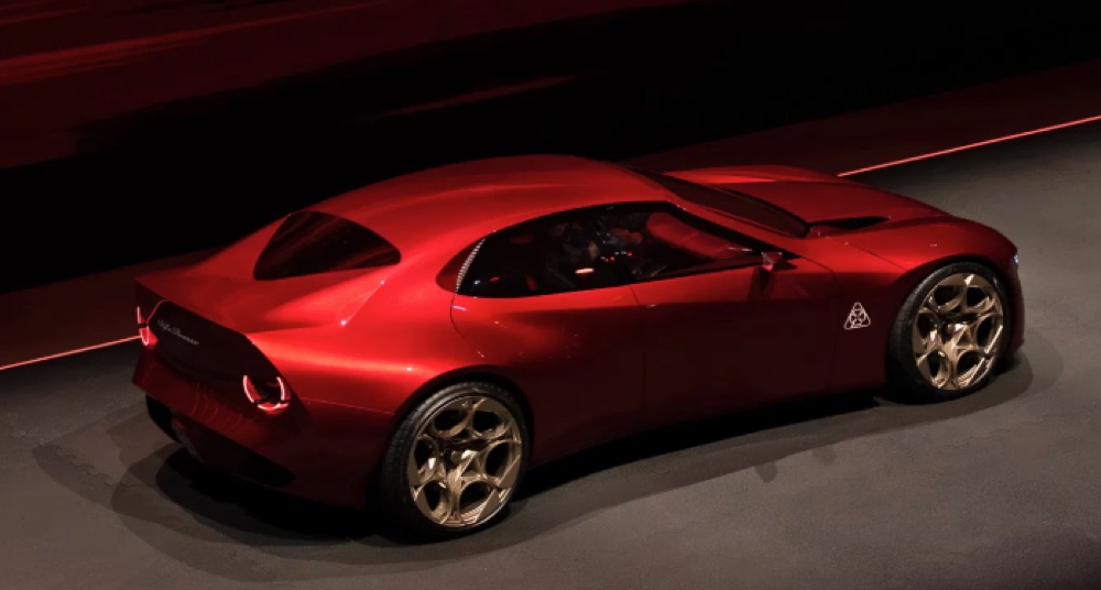 Reference still: the concept car from the rear three-quarter